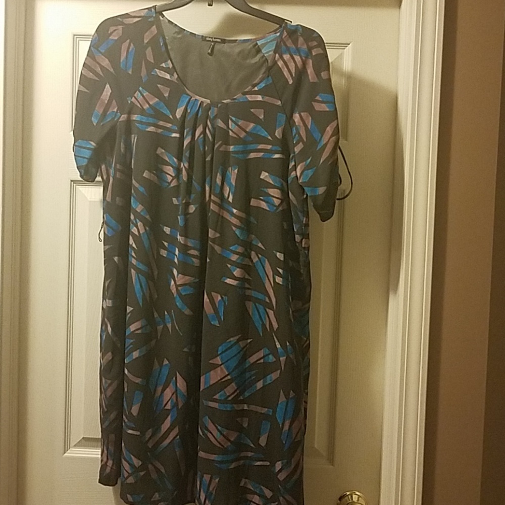 Like new print dress